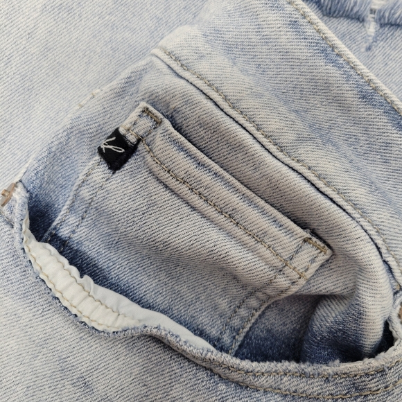 Women's Light Wash High-Waisted Kancan Jeans, Button-Fly and Frayed Hem SZ 16 - Picture 8 of 14